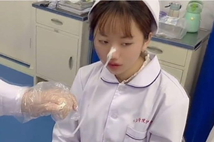 今晚新澳门开奖结果查询9+和00后女孩自学插胃管与00后女孩自学插胃管视频